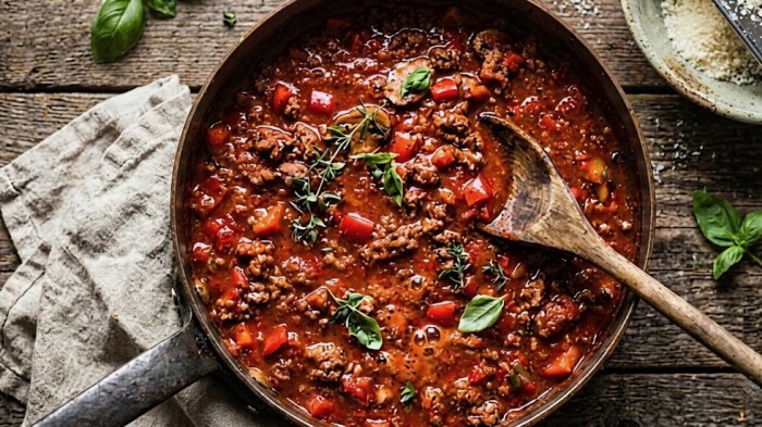 سس گوشت و قارچ برای طرز تهیه لازانیا 