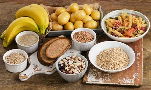 کربوهیدرات ها، به تامین انرژی بدن ورزشکاران کمک شایانی میکنند.