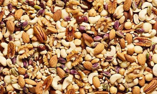 آجیل منبع غنی ویتامین E