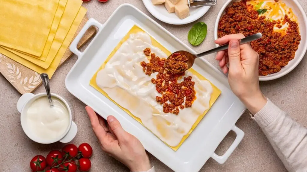 سس های لازانیا خانگی