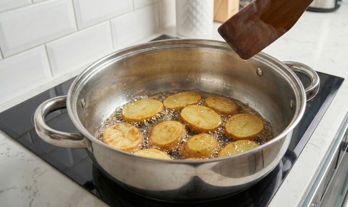 طرز درست کردن ته دیگ سیب زمینی برای ماکارونی ایرانی